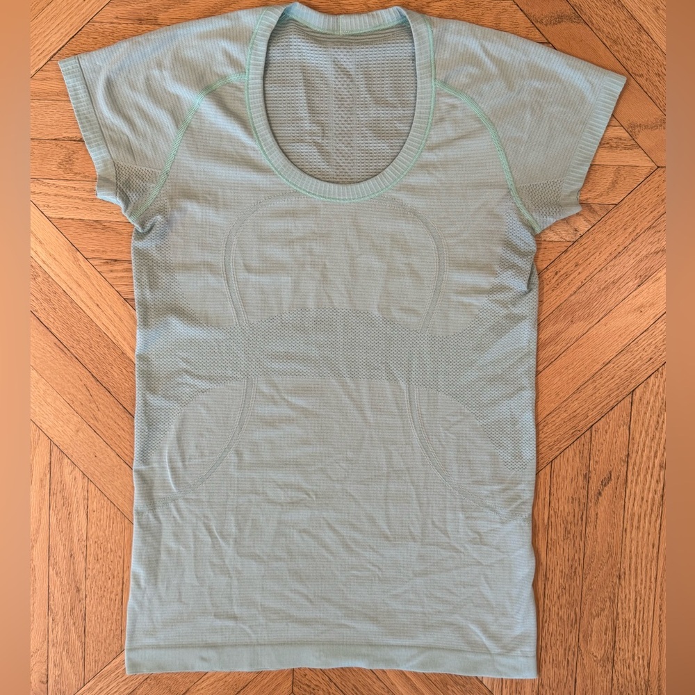 🍋 Lululemon Swiftly Scoop Short Sleeve Tee Top